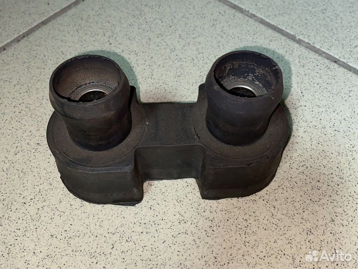 Подушка двигателя фредлайнер FLD задняя