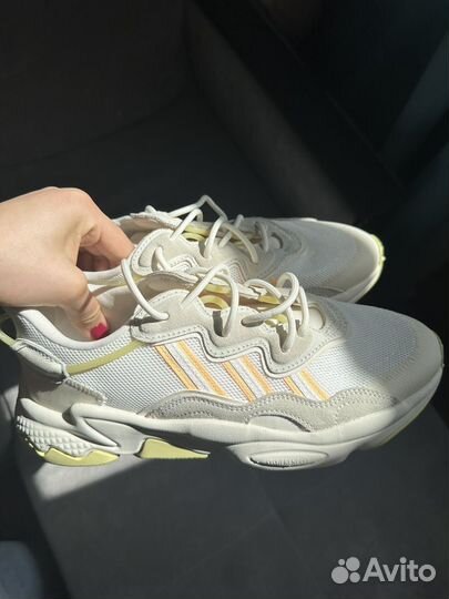 Кроссовки adidas ozweego женские