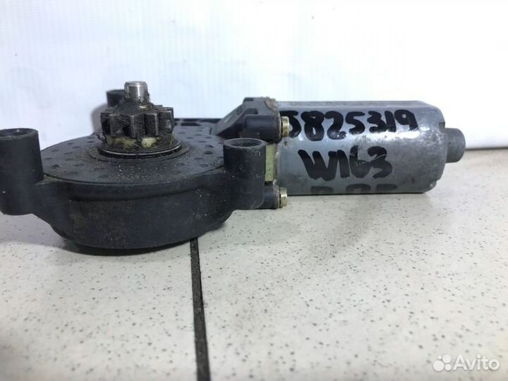 Моторчик переднего правого стеклоподъемника