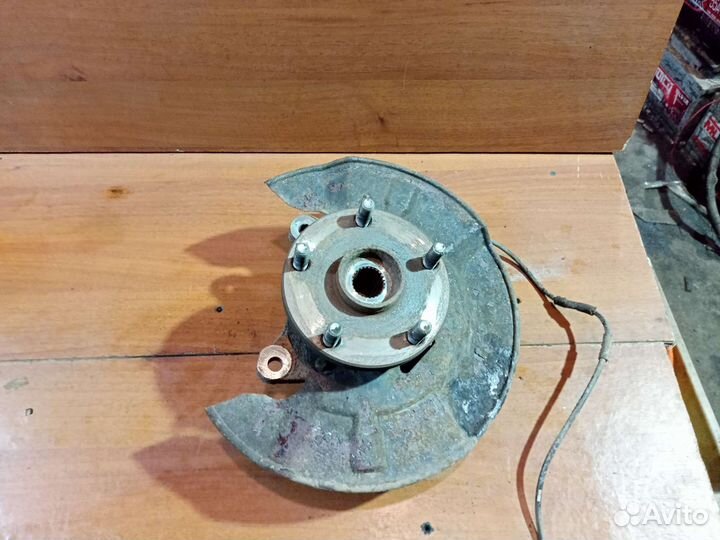 Кулак поворотный передний левый Geely Emgrand 2012