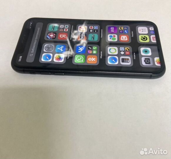 iPhone 11, 64 ГБ