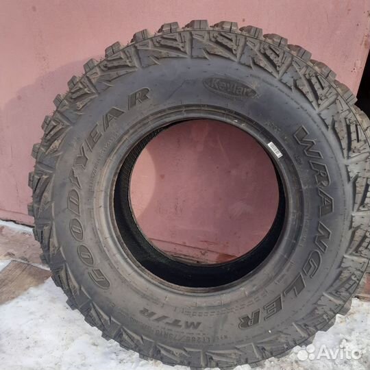 Goodyear Wrangler MT/R Kevlar 265/75 R16