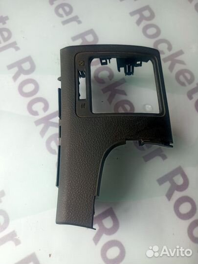 Накладка на торпеду левая toyota corolla 150