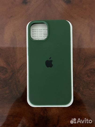 Чехол на iPhone 13