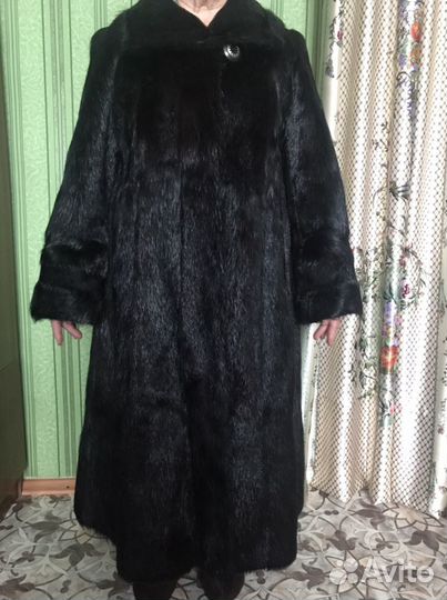 Шуба нутриевая, новое состояние