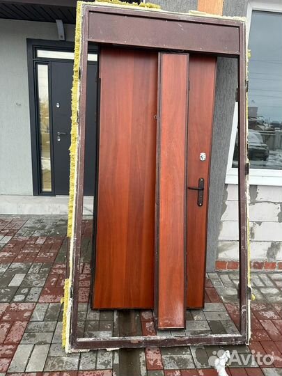 Дверь входная уличная бу