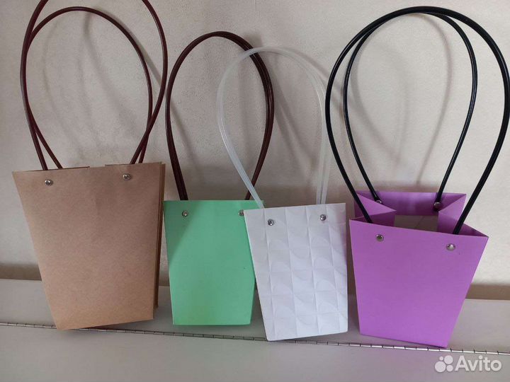 Бумажная корзинка для цветов или чего либо другого