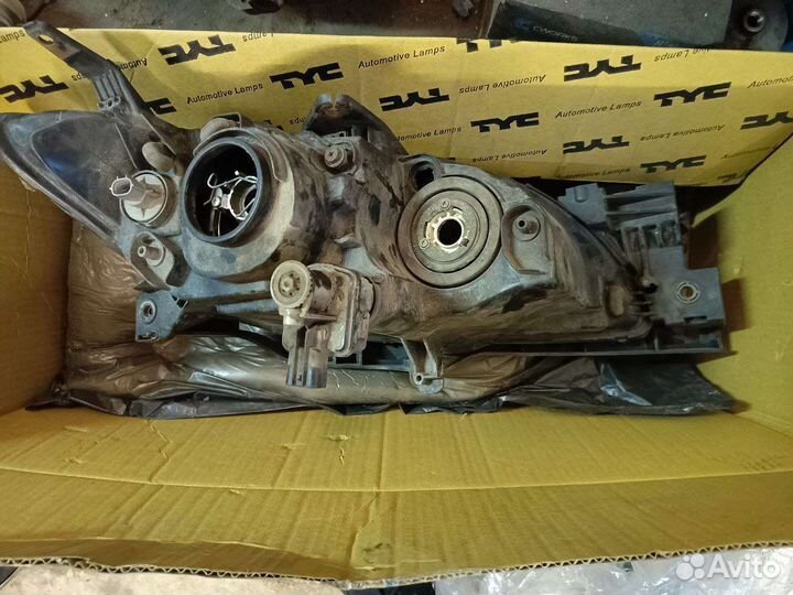 Фара mazda 3 2005