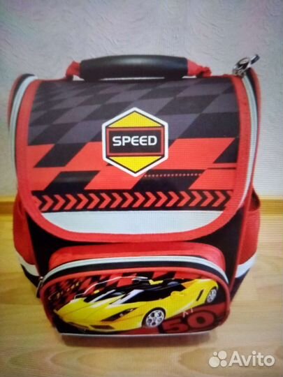 Рюкзак школьный