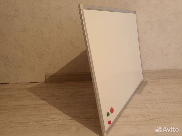 Магнитная доска для фломастеров, на стену