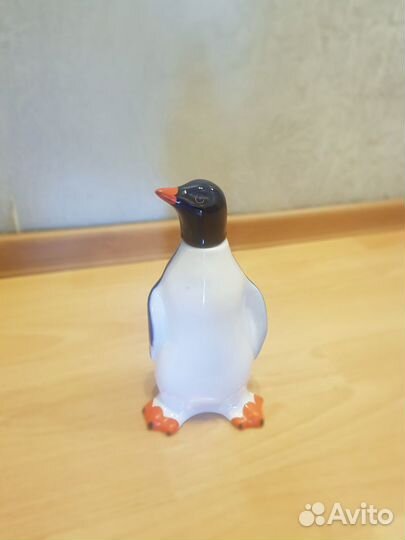 Фарфоровая статуэтка (пингвин-штоф)