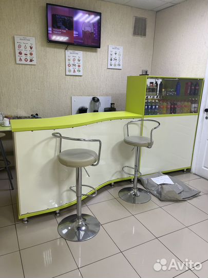 Барная стойка с витриной