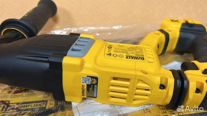 Перфоратор аккумуляторный DeWalt DCH263N