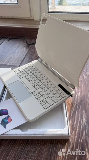 Чехол-клавиатура Magic Keyboard