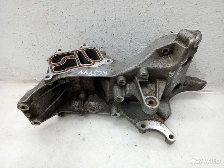 Кронштейн генератора audi A4 B8