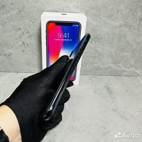 iPhone X, 64 ГБ