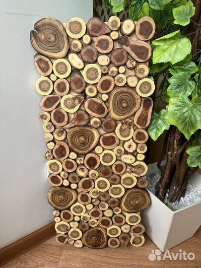 Панно из спилов дерева