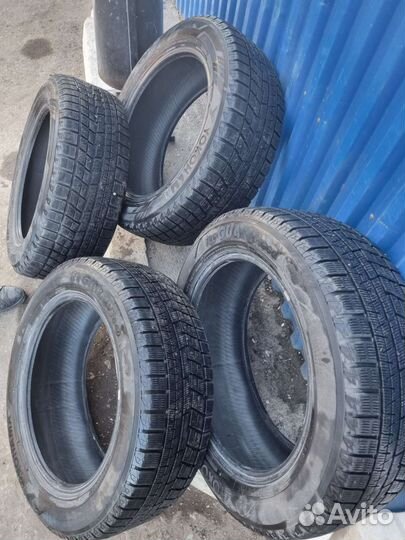 Yokohama Ice Guard IG60 215/55 R17 94Q