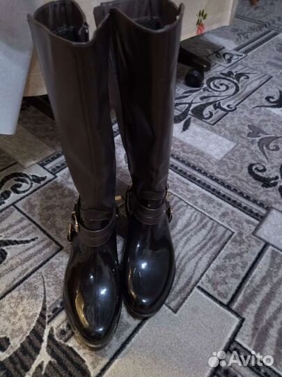 Резиновые сапоги