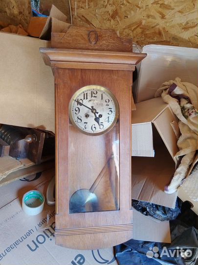 Часы настенные, старинные. Павел Буре