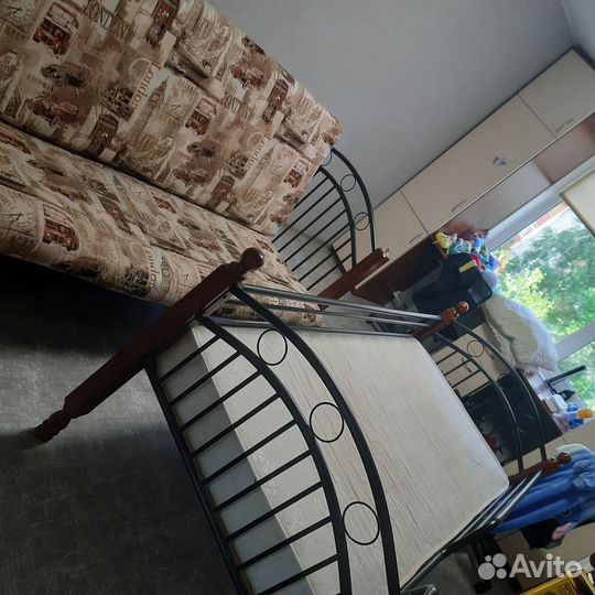 Двухъярусная кровать