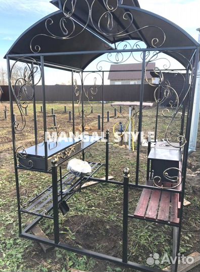 Мангал с крышей