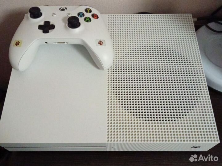 Xbox One S