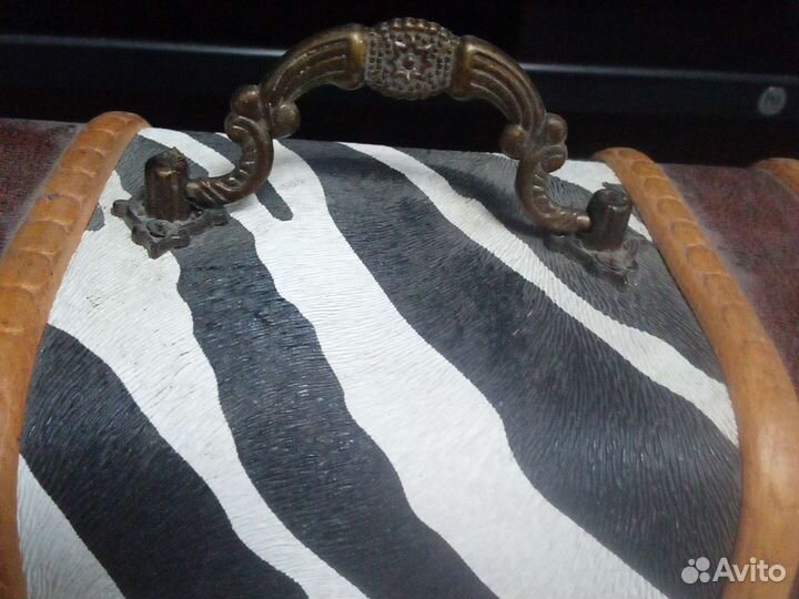 Шкатулка в виде сундука