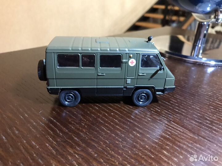 Модель автомобиля1-43 УАЗ-3972