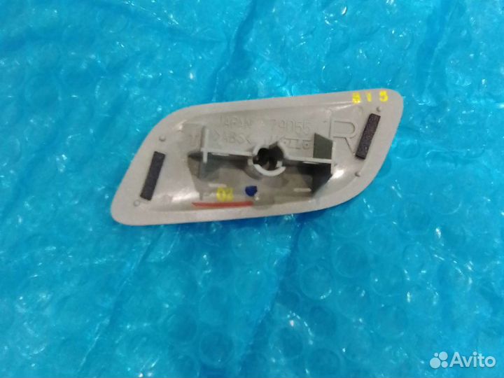 Крышка форсунки Lexus Lx 570 правая серебро 08-11