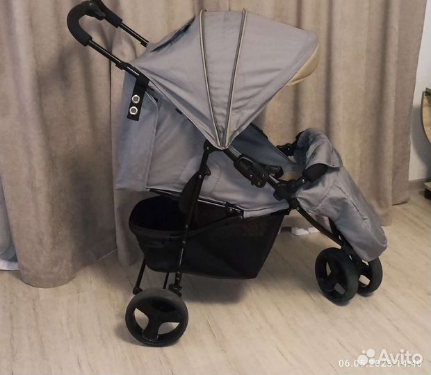 Прогулочная коляска 3х-колесная
