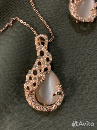 Кулон и серьги