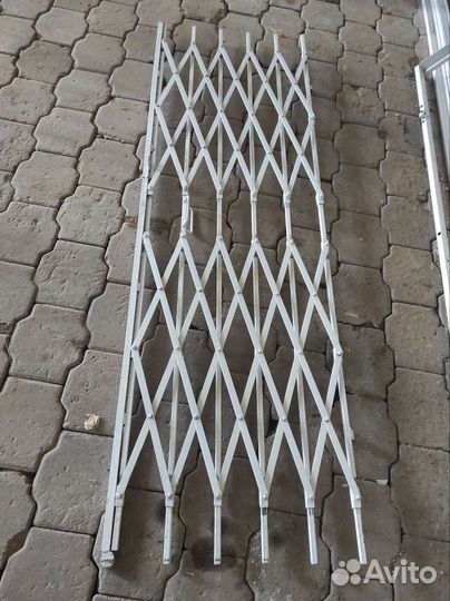 Раздвижные решётки на двери