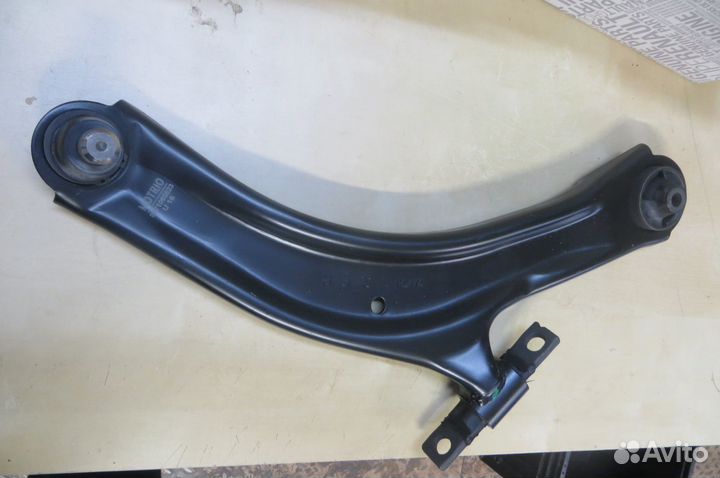 Renault 8671095523 рычаг подвески передний правый