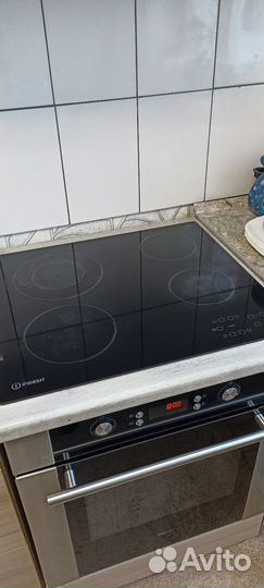 Духовой шкаф с варочной панелью