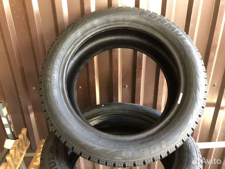 Pirelli Formula Ice 225/50 R17 98T