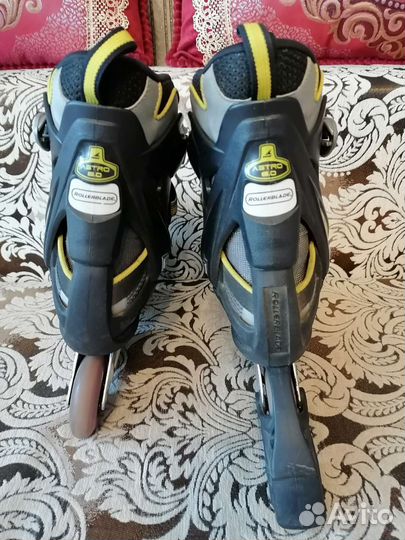 Роликовые коньки 