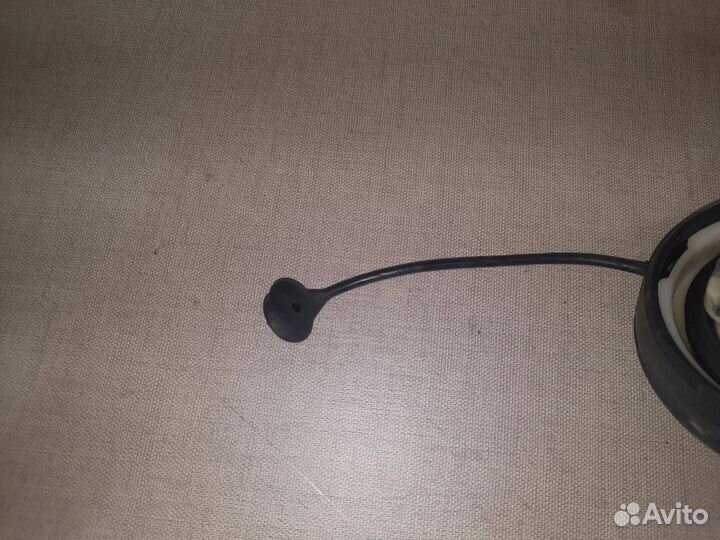 Крышка топливного бака Mercedes C180 W204