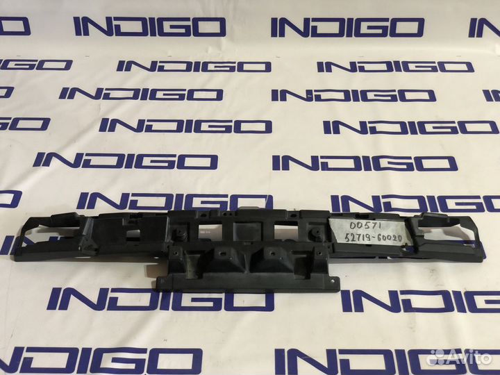 Кронштейн решетки радиатора Lexus LX570 2015-н.в