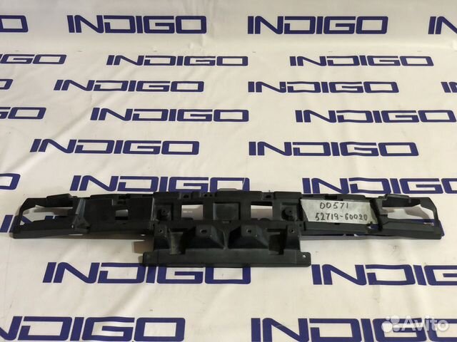 Кронштейн решетки радиатора Lexus LX570 2015-н.в