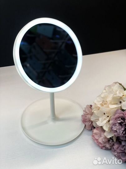 Зеркало косметическое с подсветкой