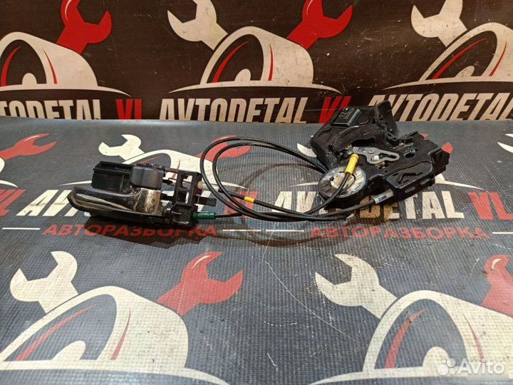 Замок двери задний правый Toyota Wish Xe10 минивэн