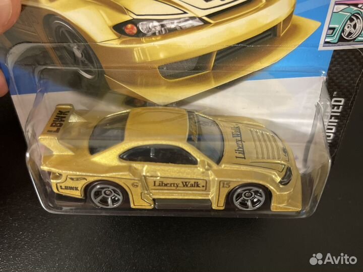 Hot wheels nissan silvia s15 gold