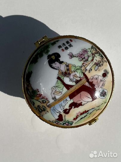 Шкатулка пудреница