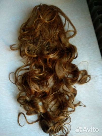 Волосы на заколках