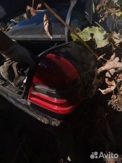 Фонарь задний Mercedes-Benz C-Class 1995