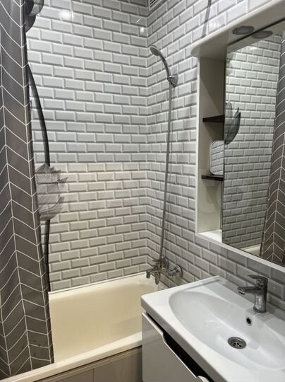 2-к. квартира, 56 м², 5/5 эт.