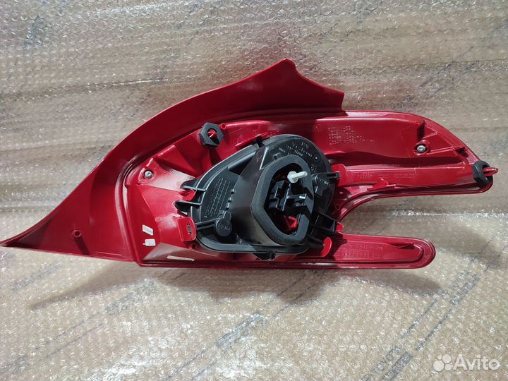 Задний фонарь Pegeot 208