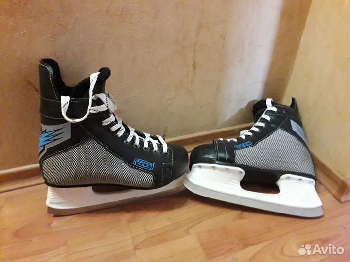 Коньки хоккейные