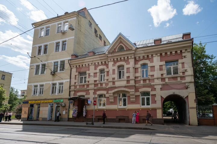 Здание в стиле лофт в 200 метрах от Метро Бауманск